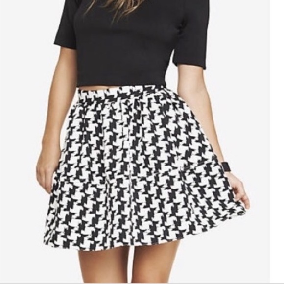 Express Dresses & Skirts - Express Houndstooth Circle Skirt